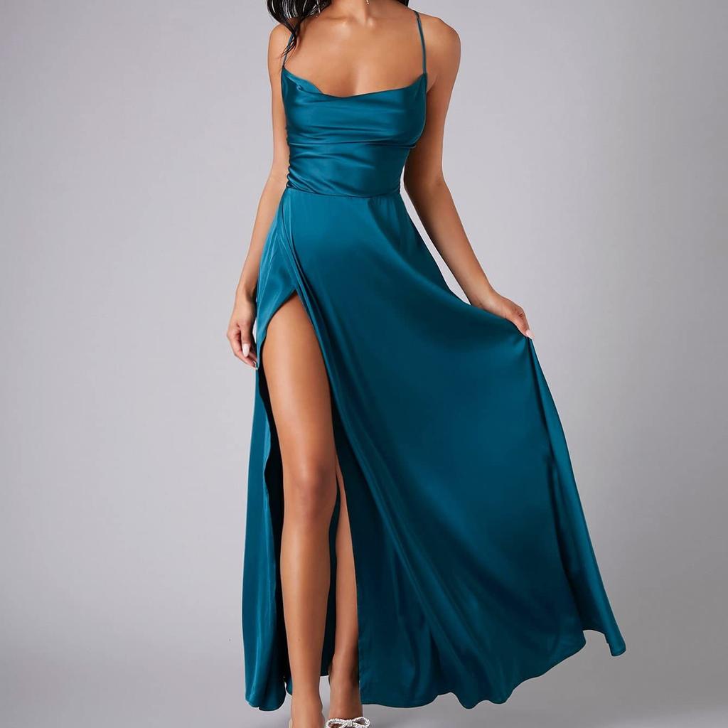 Women's Sexy Slimming, Body Fitting Backless Halter Neck Waist Cinching Long Gown Sleeveless Long Gowns with Side Slit for Special Occasions