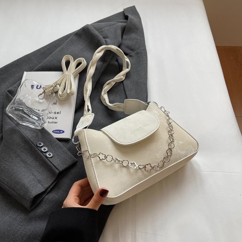 

Женская сумка 2025 новая модная текстура зарубежный стиль простая однотонная универсальная на плечо мессенджер маленькая квадратная сумка бежевый