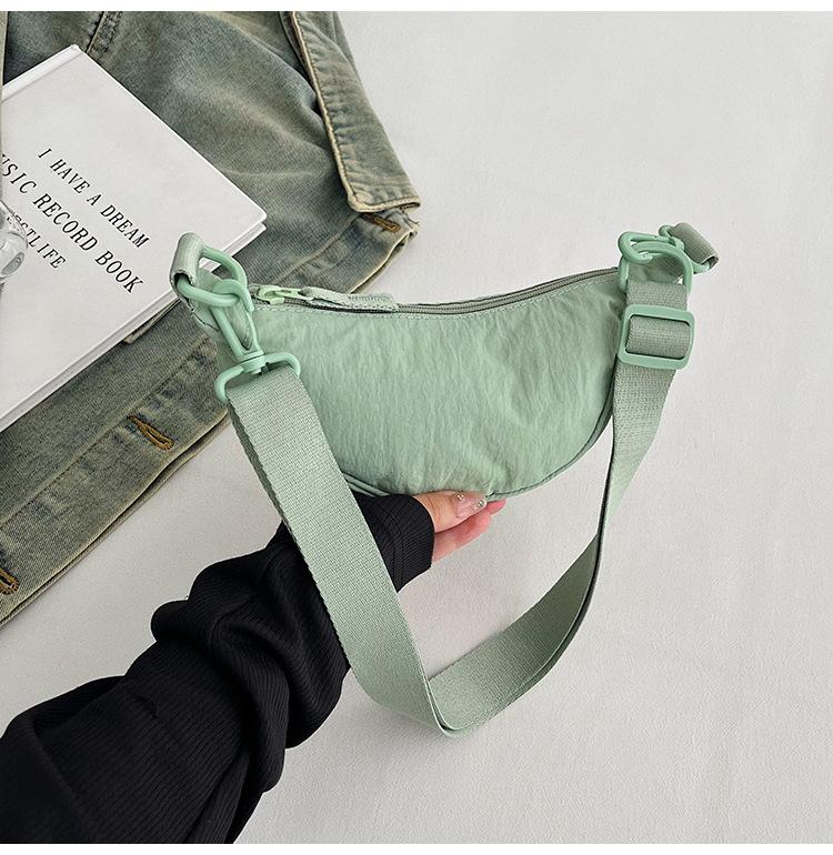 Nylon bag women's large capacity 2025 new niche design shoulder messenger bag high-end foreign style dumpling bag