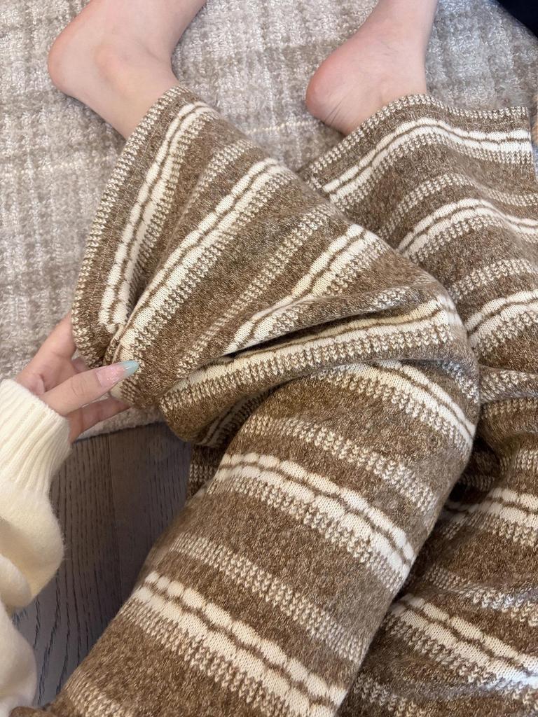 Coffee-Colored Retro Striped Wide-Leg High-Waisted Pants for Women, 2025 Autumn/Winter Collection.