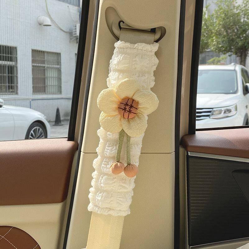Car Seatbelt Shoulder Pads, Trendy Puff Pattern, Cute for Women, High-End Car Seatbelt Shoulder Protector, Soft Decoration 1 Light Yellow Sunflower Puff Shoulder Pad