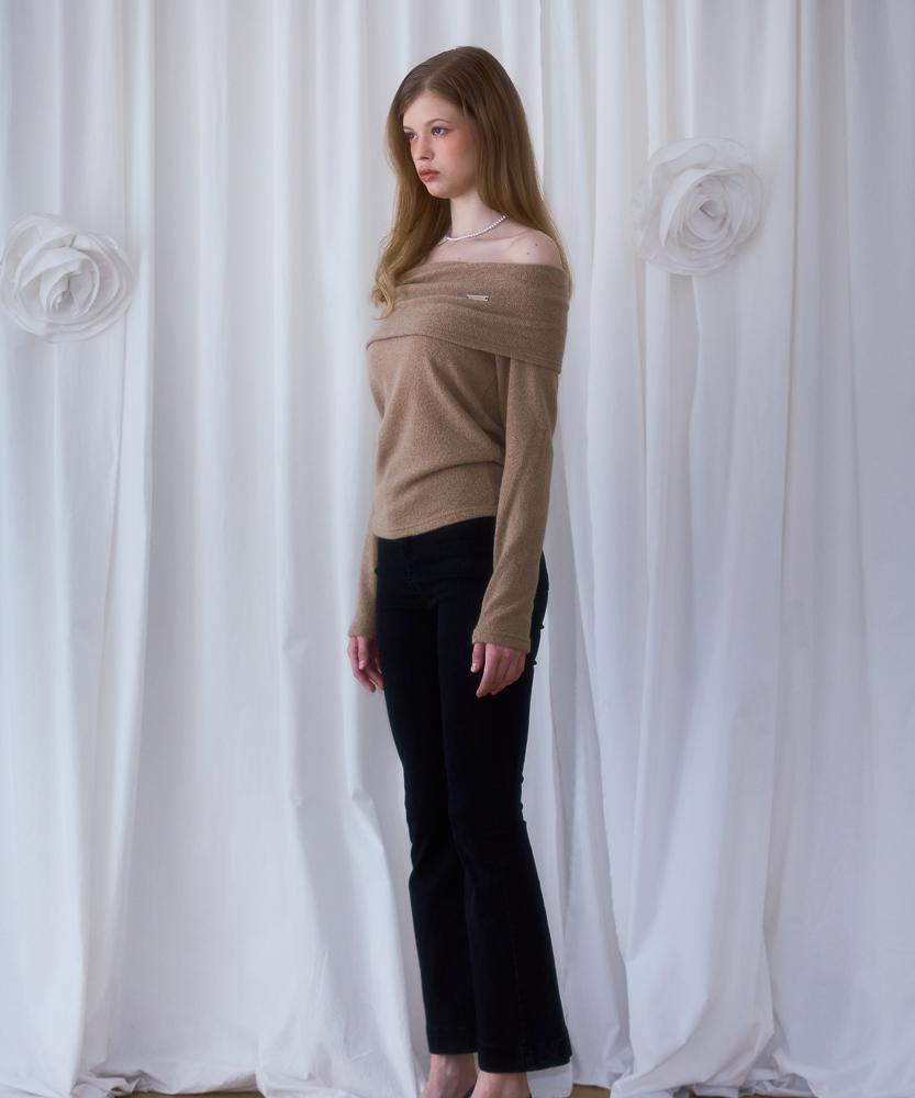 ROSEFRANTZ Wool Off Shoulder Knit [Beige]