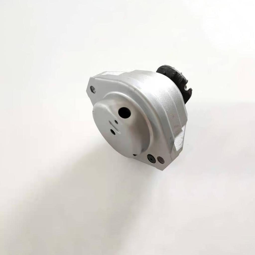 Right Engine Mount Rubber Pad for BMW E60/E61/E63/E64 (Part No. 22116761090)