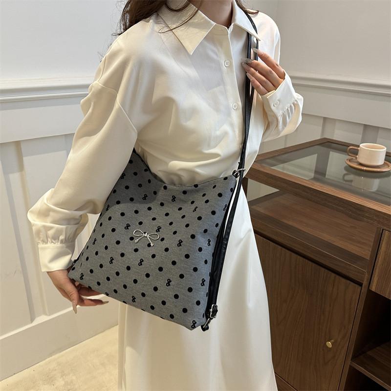 Trendy Contemporary Fashionable Shoulder Backpack With Elegant Patterns For Daily Use