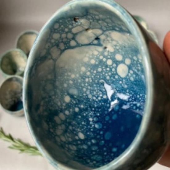 Ciotola Spogliaerbe per Erbe in Ceramica Tazza Spelafoglie per Erbe Fatta a Mano con Diverse Dimensioni di Fori Rotondi Strumenti Efficienti per Rimuovere le Foglie