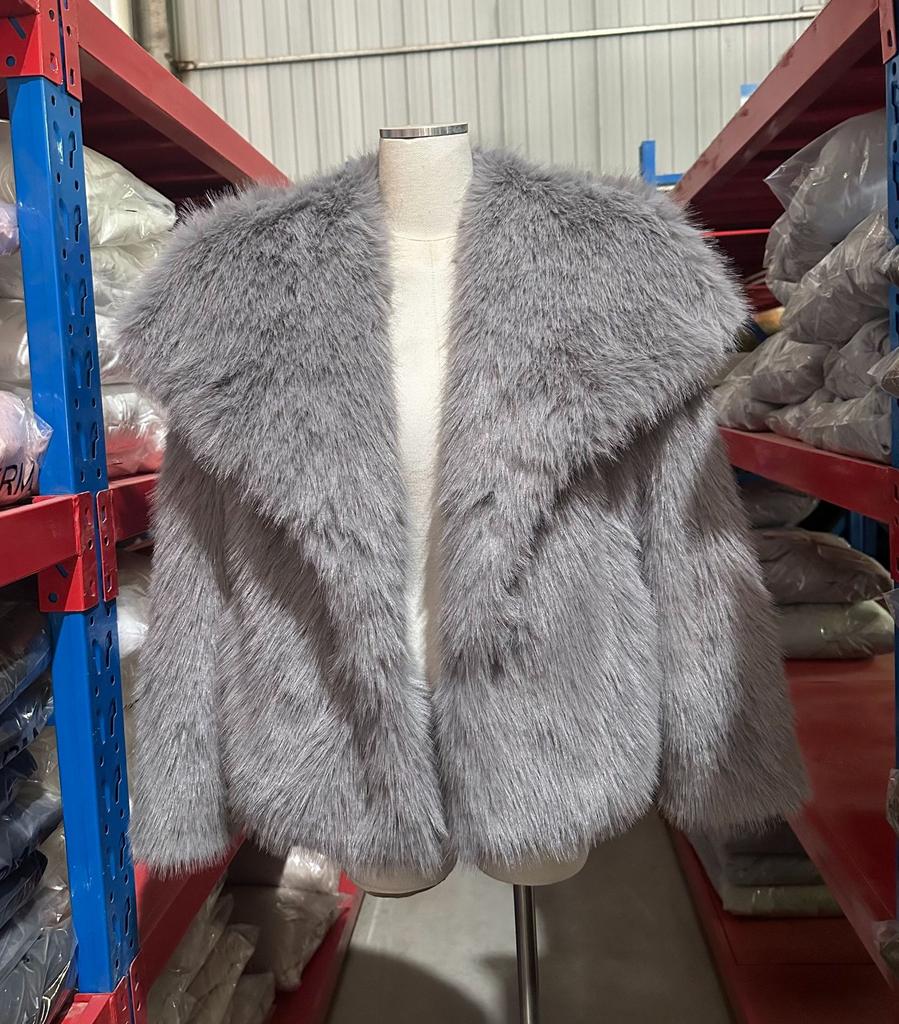Spot Clearance Europe, America Autumn and Winter Explosive Ins Imitation Fur Jacket Women's Short Fox Hair