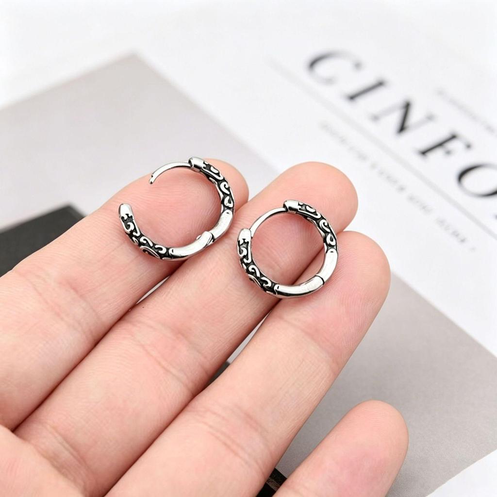 Yanbai Retro Pattern Earrings: Punk Dark Style Hip Hop Round Earrings for Men and Women