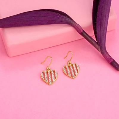 Brincos de coração com diamantes