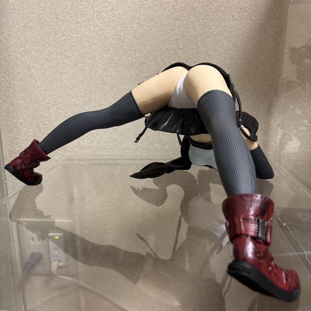 [USED] FF7 Tifa Lockhart Figure On All Fours
