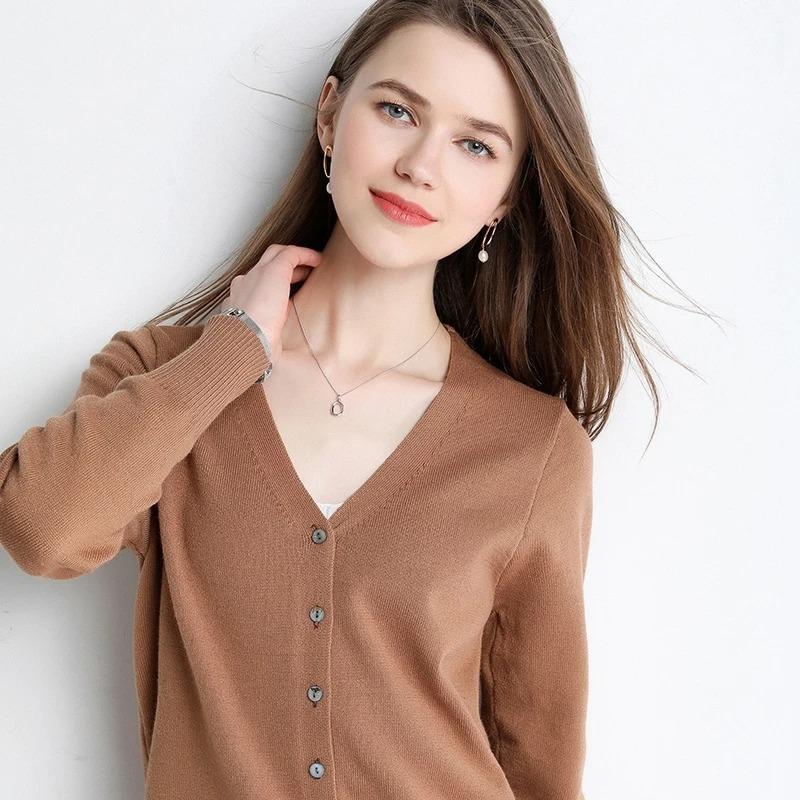 Women Knitwear V-Neck Single Breasted Button Pullovers Sweaters Women Fall Spring Long Sleeve Short Small Fresh Outer Wear Knitted Cardigan Tops
