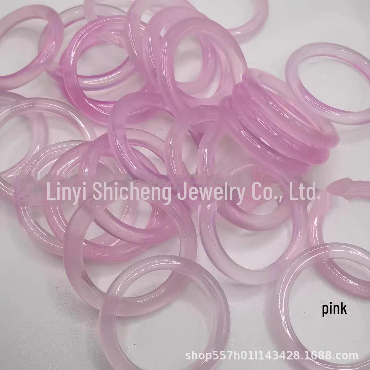 Кольцо из белого лунного халцедона высокой прозрачности с нефритом Fine розовый