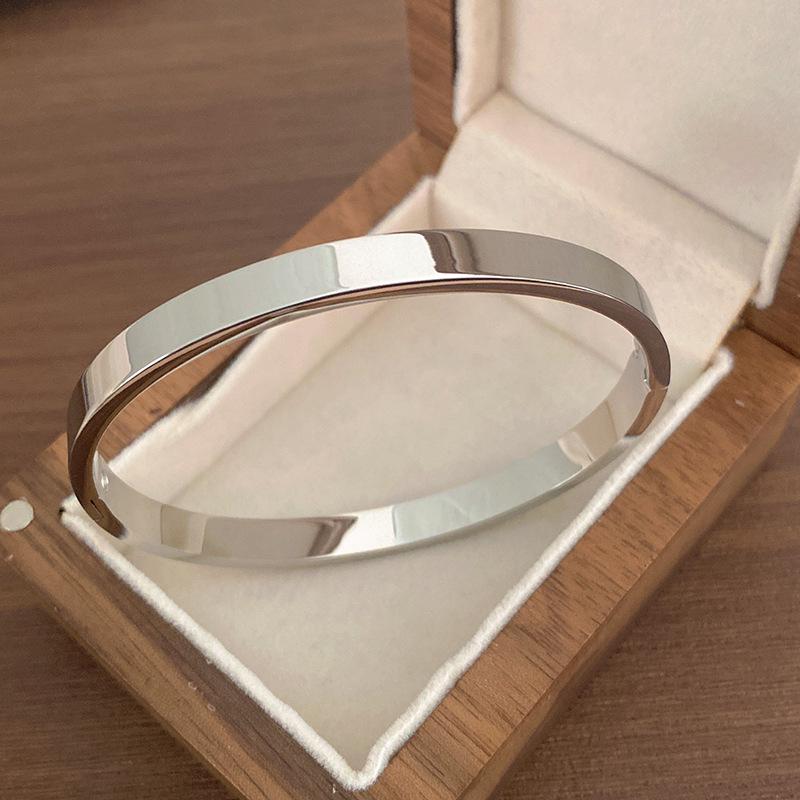 

Браслет с бриллиантовой пряжкой из розового золота 18 карат - Корейский стильный дизайн, Ювелирные изделия высокого класса