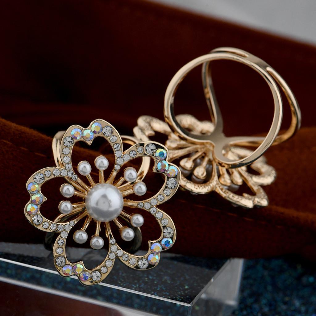 Alloy Scarf Clip With Floral Design Fall 2023 Oversized Belt Buckle**