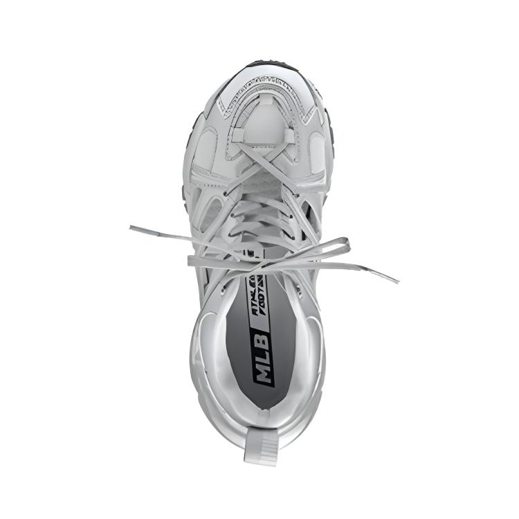 MLB New York Yankees Synthetic Leather Slip Resistant And Breathable River Trekking Shoes Unisex Silver 3ASDPA363-50SIS