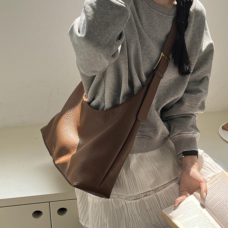 IELGY Large Capacity Autumn Winter Retro Fashion One-Shoulder Commuter Tote Bag