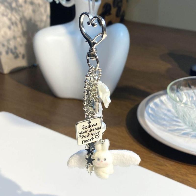 Süßer Engel-Hase Schlüsselanhänger Weicher Plüsch Anhänger Schleife Stern Charme Kawaii Rucksack Ornament für Mädchen Tägliche Nutzung