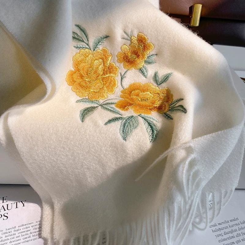 New Embroidered 100% Pure Wool Scarf Chinese Style High-End Warm Floral Shawls Sutumn And Winter Wool Scarves For Ladies