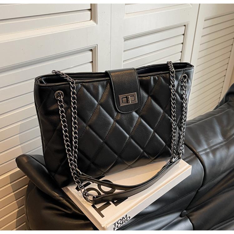 

Сумка-тоут с ромбовидной цепочкой, женская сумка-тоут, вместительная сумка-мессенджер, новинка осени 2024 года, сумка для поездок на работу. чёрный