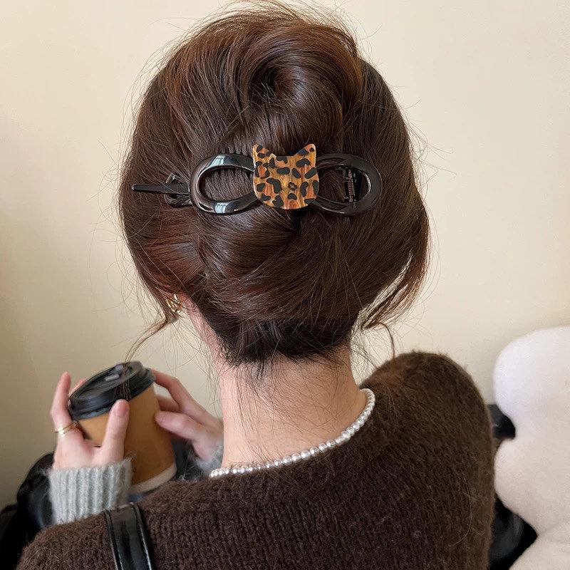 Francouzská retro perlová twist sponka do vlasů—Elegantní jednoslovný styl pro ženy