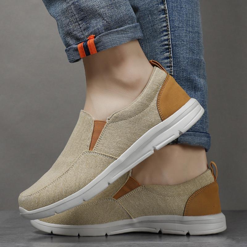Fashion Men Shoes Summer Canvas Shoes Breathable Comfortable Outdoor Slip On Walking Sneakers Classic Loafers For Men