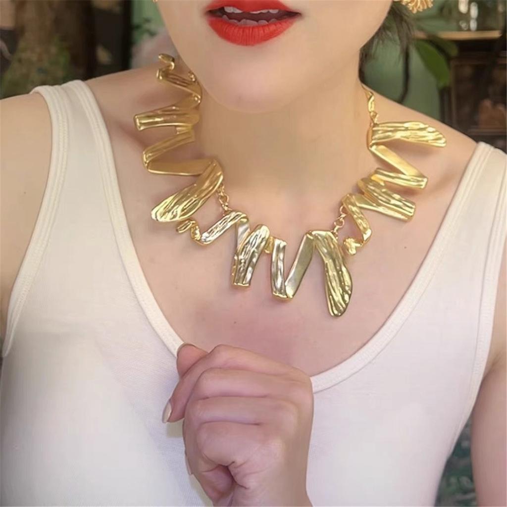 Tooxika Exaggerated Personality Metal Wave Geometric Necklace Simple Temperament Celebrity Style Fashion Collarbone Chain