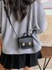 2025 Retro Mode Crossbody Väska: Höst/Vinter Fyrkantig Väska för Flickor