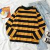 Camiseta de manga larga a rayas clásica de moda para jóvenes, top básico suelto artístico para hombre, estilo casual deportivo de primavera y otoño, top para hombre