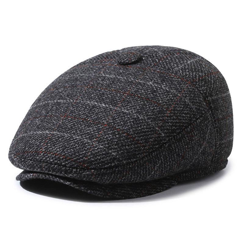 Stylish Duckbill Cap for Middle-Aged and Elderly Men - Warm, Velvet-Lined, Casual Hat for Autumn and Winter Outdoors.