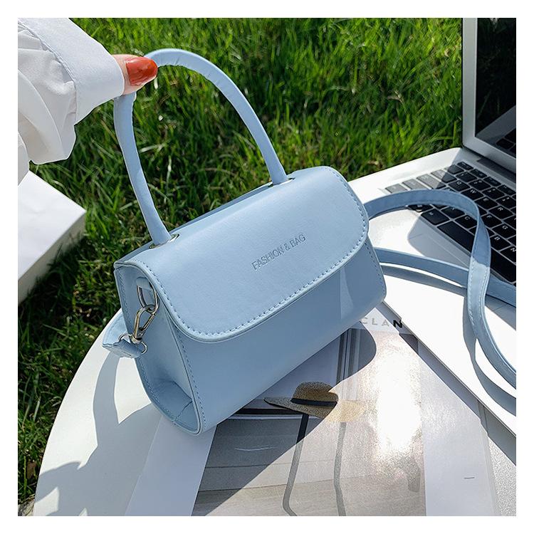 

Женская сумка 2024 года, летняя новая простая модная тенденция для поездок на работу, маленькая квадратная сумка, простая модная сумка через плечо, сумка-мессенджер синий