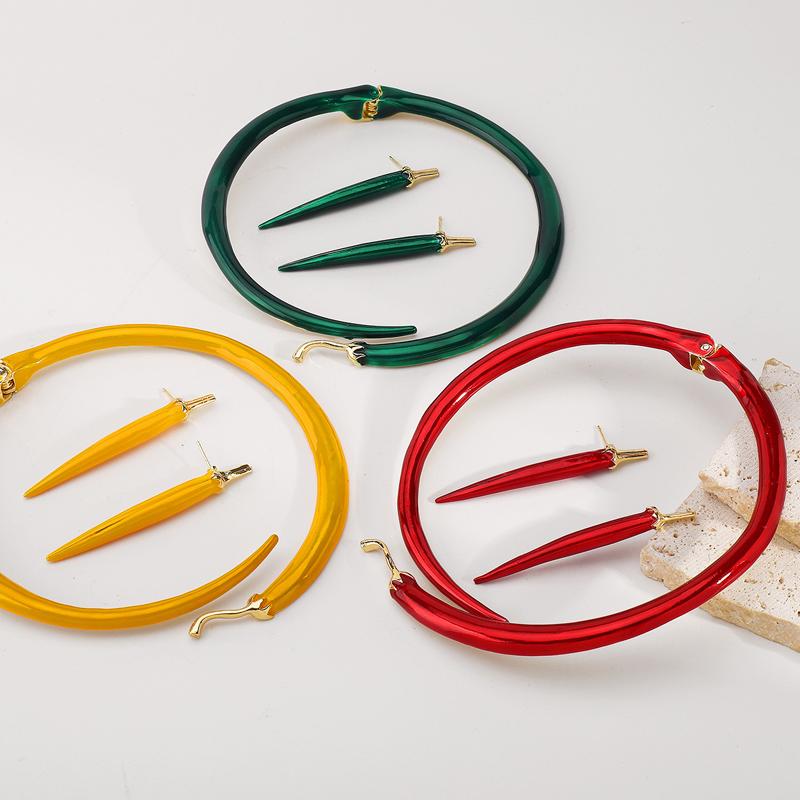 2025 Neue Tropföl Grün Rote Chilischote Anhänger Ohrringe Halskette für Damen Einfacher Gemüse Choker Halsband Design Sinn Schmucksets