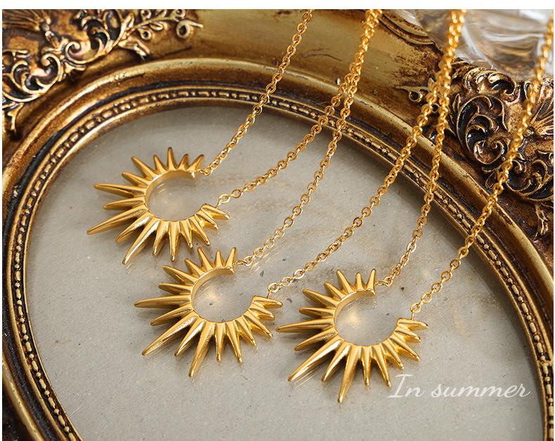 European & American Sunflower Pendant Clavicle Necklace, Titanium Steel 18K Gold, Luxury Jewelry for Women