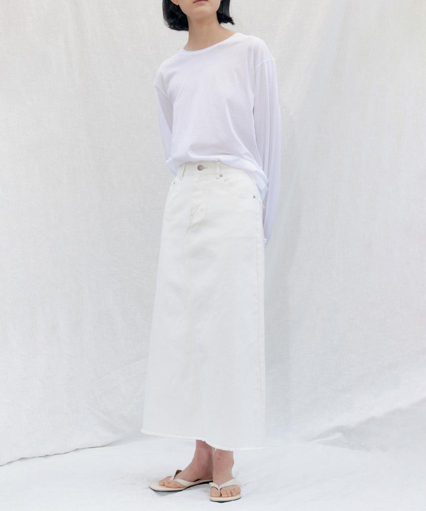 Step Around Edge Cutting Denim Skirt_White