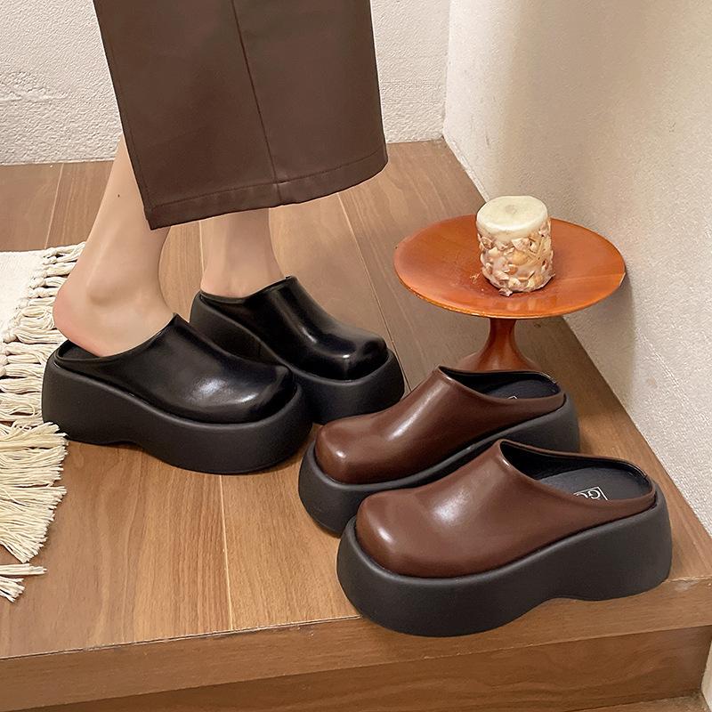 2025 super Feuer erhöhende Hausschuhe Damen tragen Plateau neu halb Frühling und Herbst Muller Schuhe Tasche Kopf und faule Schuhe