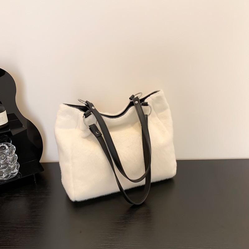 2023 Trendy Womens Fashion Large Capacity Plush Tote Bag For Casual Commutes