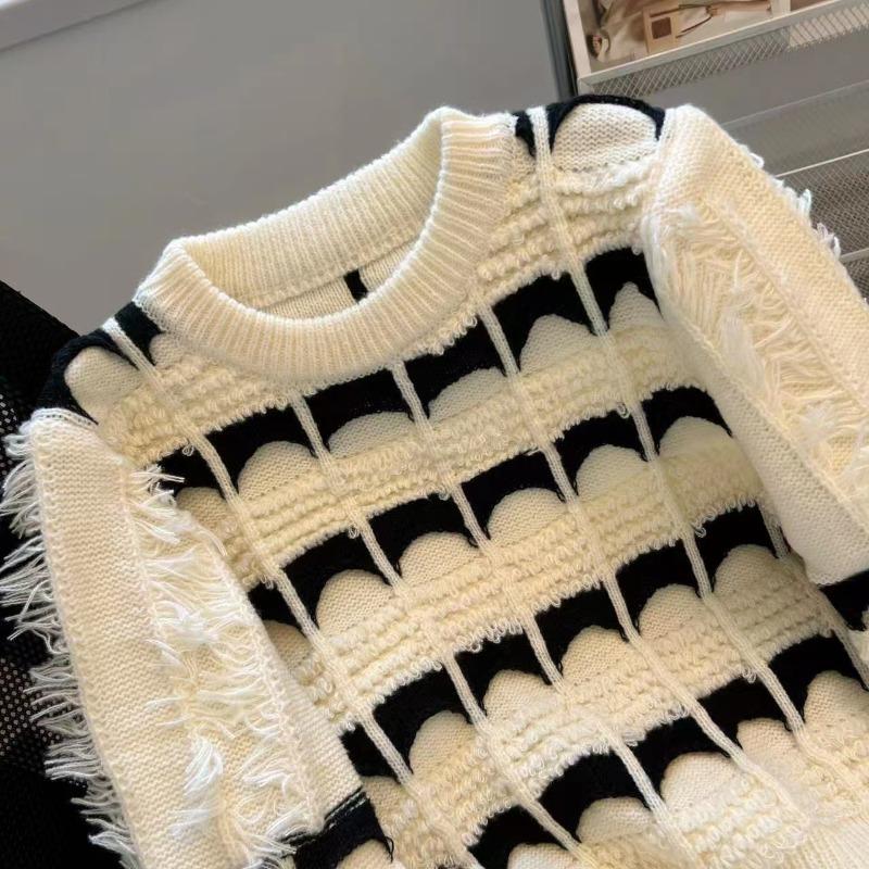 Real Shot Contrasting Color Striped Fringed Rough Edge Knitted Sweater New Niche Design Sense Fashion Chic Soft Waxy Sweater Tide