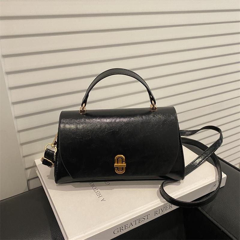 Premium texture retro small bag women's 2 new fashion versatile messenger bag exquisite portable small square bag