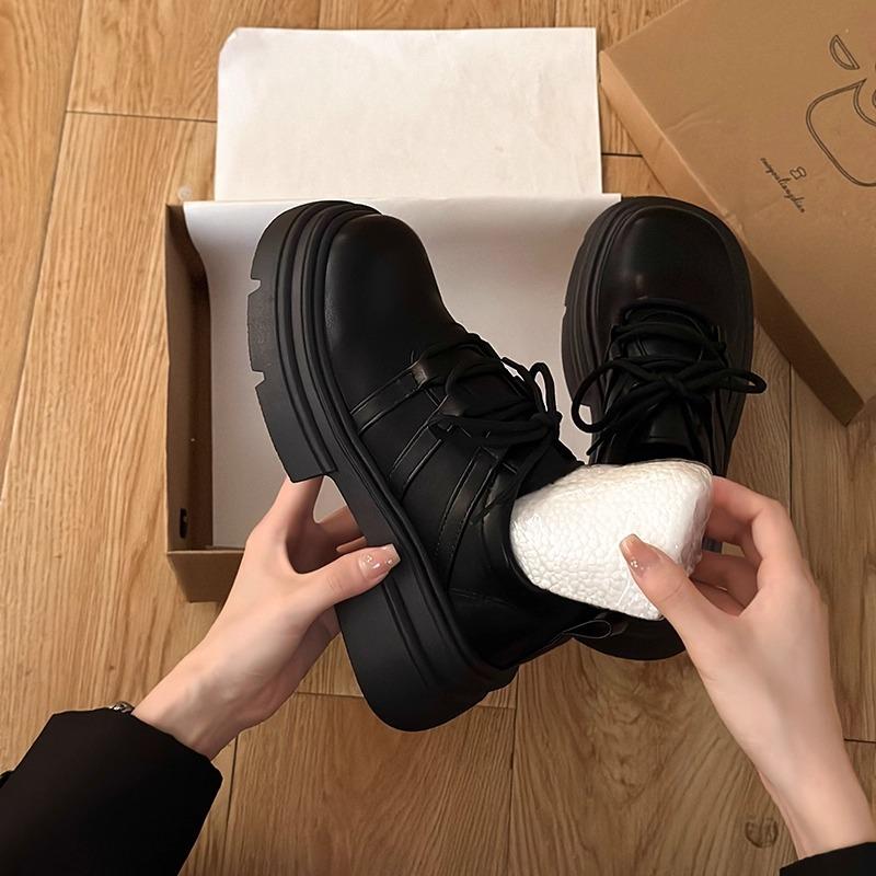 Fashion 2025 New Womens Loafers Shoes Platform Fashion Style Slip-on Spring Leather Retro Shoes Women Casual and Comfortable Shoes