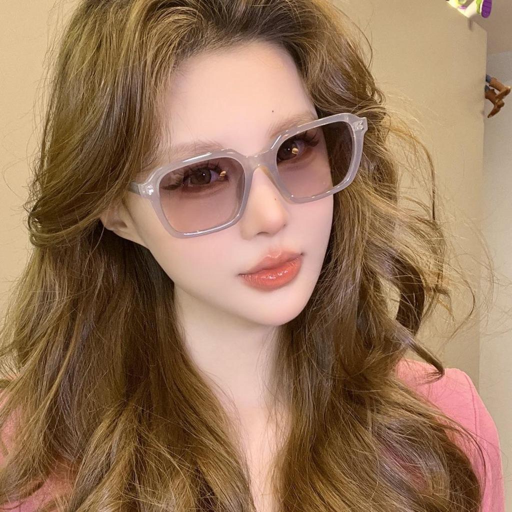 55112 New TR90 Polarized Women's Sunglasses: Japanese & Korean Style, Lightweight Small Square Frame