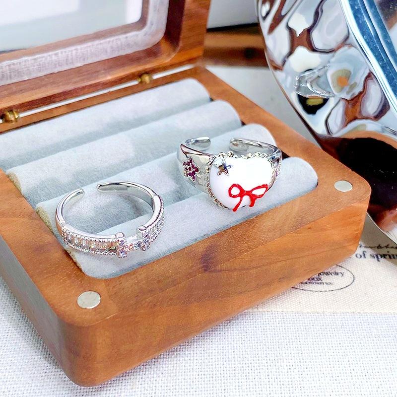 Roter Emaille Süßes Mädchen Schleife Liebe Offener Ring Voll Mit Diamanten Zirkon Gestapelt Tragen Personalisierter Ring Frau