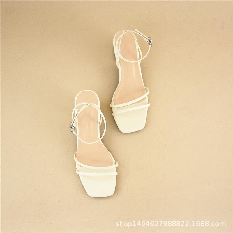 Sommarsandaler för kvinnor nya fyrkantiga med skor sexiga tunna remmar tjock klack sandaler kvinnor