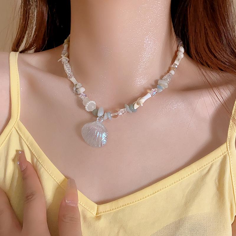 Dopamine Ocean-Inspired Clavicle Necklace: Acrylic Seashell, Starfish, Imitation Pearl, for Women with High-End Style.