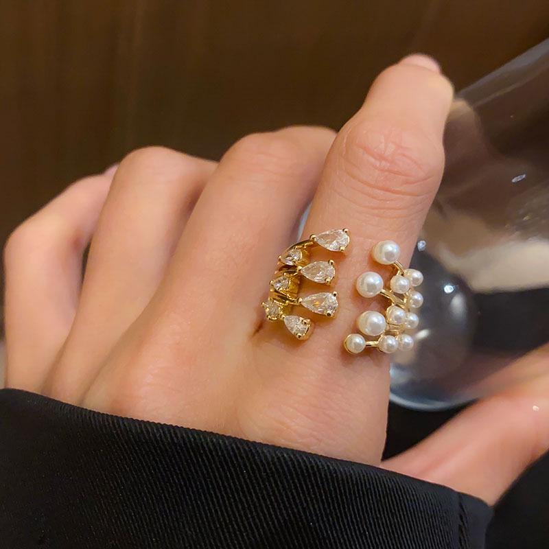 Европейское и американское многослойное открытое кольцо с цирконами и жемчугом - Изысканное и роскошное модное заявление.