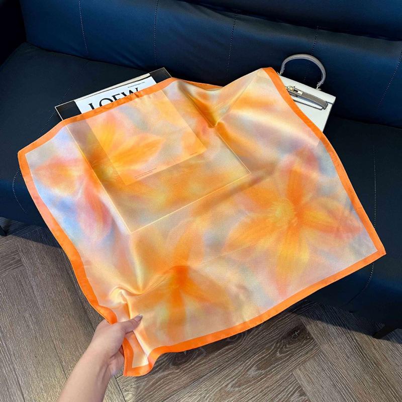 New 71 * 71cm Korean version small square scarf women's silk scarf spring and summer thin sunscreen scarf neck protection tied bag headband scarf