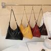 Damen PU-Leder Gewebte Tragetasche Große Kapazität Hobo Umhängetasche, Verstellbarer Breiter Riemen Nieten-Dekor Weiche Handtasche Lässig Täglich Einkaufen Reisen Damen