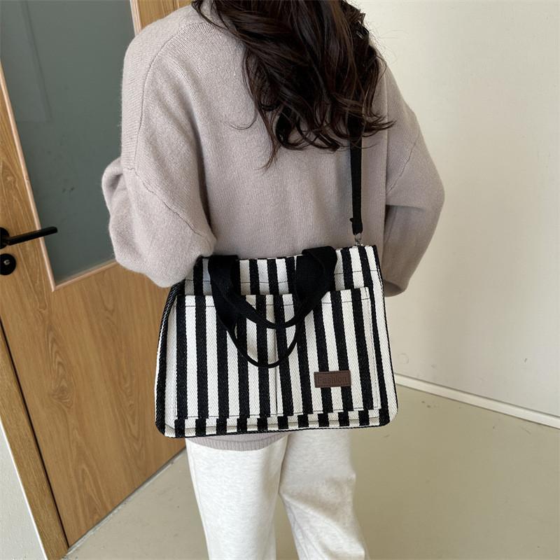 Fashionable Large Capacity Canvas Crossbody Tote Bag For Women Trendy Street Style