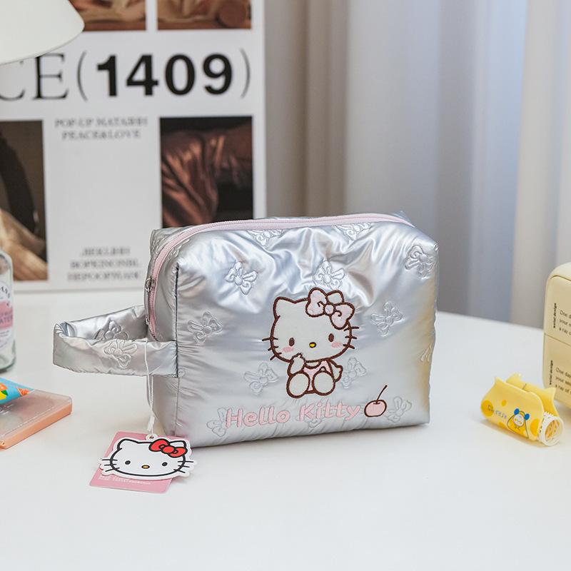 

Sanrio Kuromi Large Capacity Japanese Style Makeup & Toiletry Bag