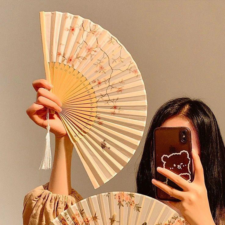 Ancient Style Bamboo Folding Fan: Classical Chinese Dancing and Photography Prop