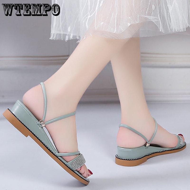 Sandales d'été pour femmes, mode polyvalente, fond souple, antidérapantes, sandales à vent féerique, pantoufles deux en un | Tige en strass | Matériau PU