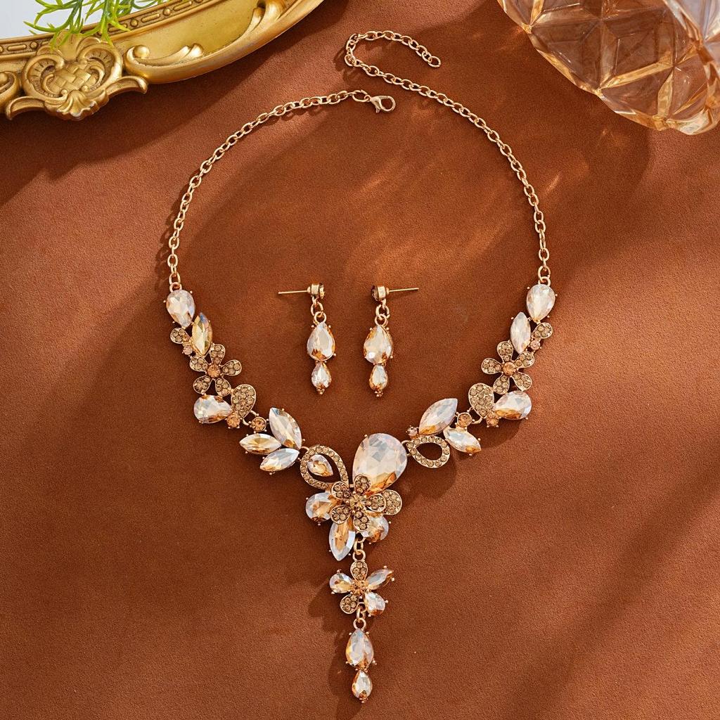 European & American Retro Floral Necklace and Earrings Set with Crystals, Autumn 2025 Collection