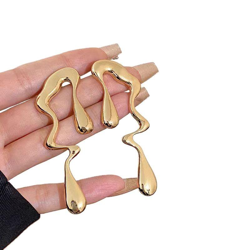 Retro Metal Irregular Water Drop Stud Earrings Design Sense Earrings Exaggerated Unique Earrings
